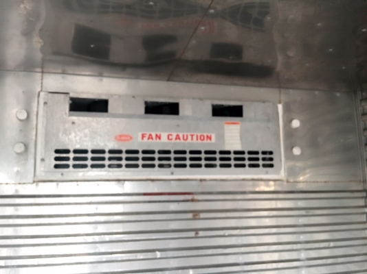 ขาย 6 ล้อ ฮีโน่ เมก้า 150 แรง ตู้เย็นปี 56  ยาว 4.3 ม. สภาพสวย วิ่งน้อย จัดแนนท์ได้ครับ สนใจติดต่อ 081-9420141  ,  081-5715326