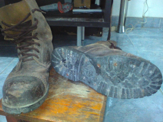 รองเท้า ๊Underground หัวเหล็ก หนังแท้ รองเท้า ๊Underground หัวเหล็ก หนังแท้