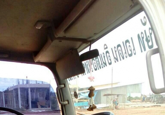 ขายแล้วครับ หกล้อ อีซูซุ NMR130ปี53ช่วงสั้นยาว3.20(ขายแต่รถ"ไม่รวมเครน)รถสภาพดีหัวบางเดิมใช้งานประจำ ทะเบียนพร้อมโอน ช่วงล้อต่อดั้ม ครับ