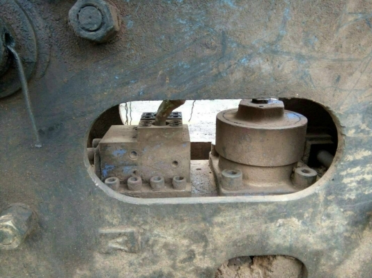 ขายหัวเจาะรถแมคโค  โอกาดะ สภาพสวยพร้อมแป็บลาย+แป้นเหยียบ ใส่รุ่น 200 ขายไม่แพงครับ สนใจทดลองกับรถเลย