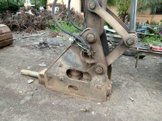 ขายหัวเจาะรถแมคโค  โอกาดะ สภาพสวยพร้อมแป็บลาย+แป้นเหยียบ ใส่รุ่น 200 ขายไม่แพงครับ สนใจทดลองกับรถเลย