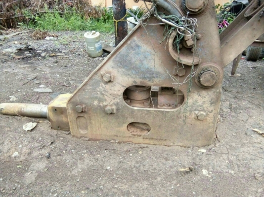 ขายหัวเจาะรถแมคโค  โอกาดะ สภาพสวยพร้อมแป็บลาย+แป้นเหยียบ ใส่รุ่น 200 ขายไม่แพงครับ สนใจทดลองกับรถเลย