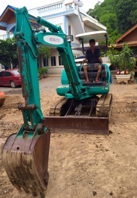 KOMATSU 25-7  ขนาดPC-25 (คอลโทนน้ำมัน) รถเก่านอกแท้ มีเอกสาร(มีVDOชม)☎️สนใจติดต่อ 085-5632278 (ราคาต่อรองได้)