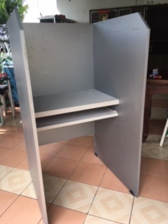 โต๊ะคอมเซ็ทล็อก