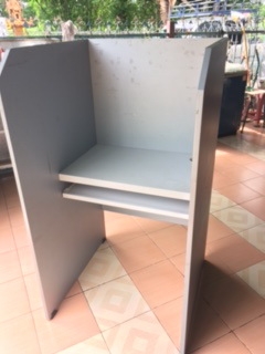 โต๊ะคอมเซ็ทล็อก