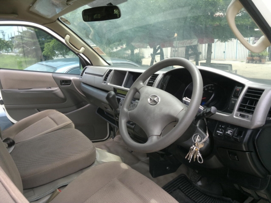 รถตู้นั่งจอยลอง