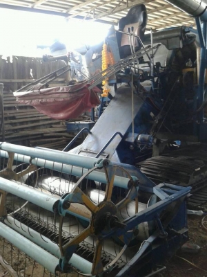 ขายรถเกี่ยวไพเลิศ 195โบ 22ไดกิ้น อุ้ม2.5 ช่วงล่างใหม่