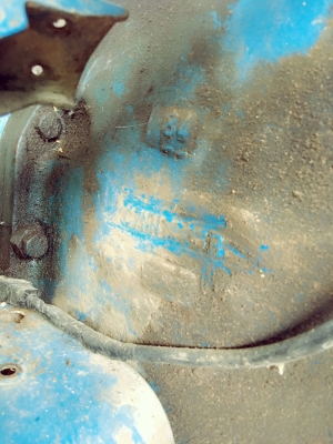 ขายรถไถ ฟอร์ด 68 แรงม้าเพลาเดียว ใบมีดดันหน้า 3 จาน ที่พรวนดิน ไม่มีเอกสาร ราคา 190000