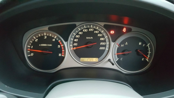 รถมือเดียว 2500SLX ตัวท็อปสุด ไฟซีนอน ใช้น้อย เข้าศูนย์ตลอด รถมือเดียว 2500SLX ตัวท็อปสุด ไฟซีนอน ใช้น้อย เข้าศูนย์ตลอด