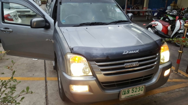 รถมือเดียว 2500SLX ตัวท็อปสุด ไฟซีนอน ใช้น้อย เข้าศูนย์ตลอด รถมือเดียว 2500SLX ตัวท็อปสุด ไฟซีนอน ใช้น้อย เข้าศูนย์ตลอด