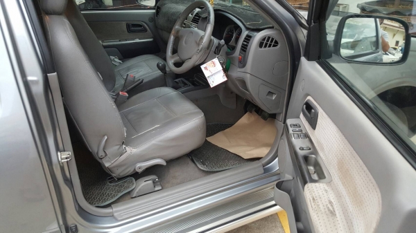 รถมือเดียว 2500SLX ตัวท็อปสุด ไฟซีนอน ใช้น้อย เข้าศูนย์ตลอด รถมือเดียว 2500SLX ตัวท็อปสุด ไฟซีนอน ใช้น้อย เข้าศูนย์ตลอด