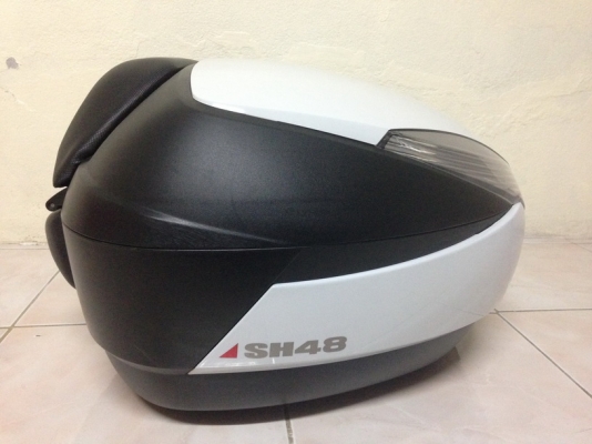 กล่องท้าย SHAD SH48 ตัวเทพ พร้อมพนักพิง ราคา 5,000 บาท