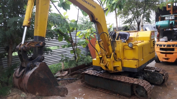 ขายแบคโฮKOMATSU PC20-1 มีผานดัน