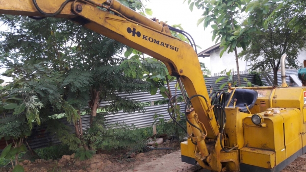 ขายแบคโฮKOMATSU PC20-1 มีผานดัน