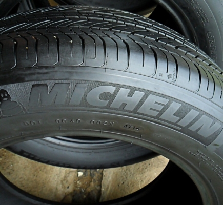 ยางขอบ16 มิชลิน215-60-R16 ลงพื้นปี15(4เส้น 4,800) น้องๆยางใหม่