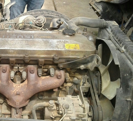 หกล้อ ดั้ม อีซูชุ NPR120ปี43ช่วงยาว4.30ม ดั้มได้ สภาพดีสวยเดิมๆพร้อมใช้งาน ทะเบียนพร้อมโอน