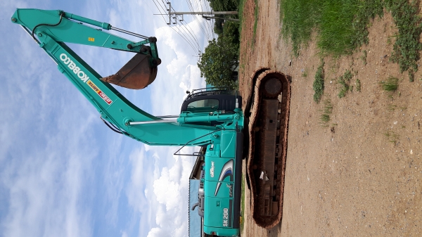 KOBELCO SK200-8 SUPER X รถพร้อมใช้งาน KOBELCO SK200-8 SUPER X รถพร้อมใช้งาน