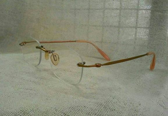 แว่นสายตายาวสำหรับชนชั้นนำ! ริมเลสไททาเนียม!  DAIFUKU Handmade in Japan  บิ๊กไซซ์!