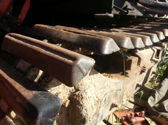 ขายแทรคเหล็กรถดัน/เกรดเดอร์ 42ข้อสภาพดี