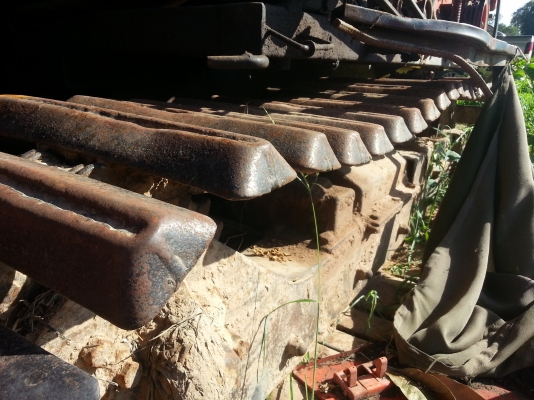 ขายแทรคเหล็กรถดัน/เกรดเดอร์ 42ข้อสภาพดี