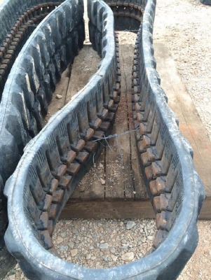 แทรคยางขนาด #300X76X52.5 นำเข้าจากญี่ปุ่น ติดต่อ 0879118593/0850843200