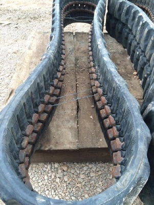 แทรคยางขนาด #300X76X52.5 นำเข้าจากญี่ปุ่น ติดต่อ 0879118593/0850843200