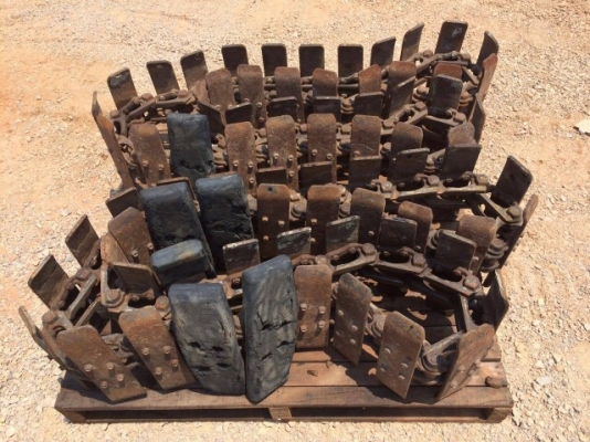 แทรคเหล็ก ใช้กับรถขุดขนาด PC50 นำเข้าจากญี่ปุ่น ติดต่อ 0879118593/0850843200