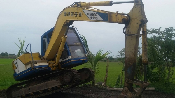 ขายรถแบคโฮ KOBELCO SK60-/// ราคา 390000