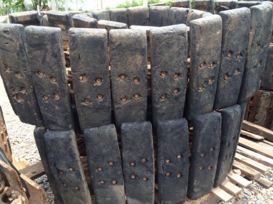 แทรคเหล็ก KOMATSU 38 ข้อ นำเข้าจากญี่ปุ่น ติดต่อ 087-9118593/085-0843200