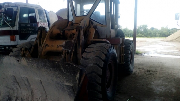 ขายด่วน รถตัก CAT950  ดั้มเบรค สภาพพร้อมใช้งาน เครื่องปั้มแรงดี รถทำงานปกติ เอกสารสัญญาซื้อขาย