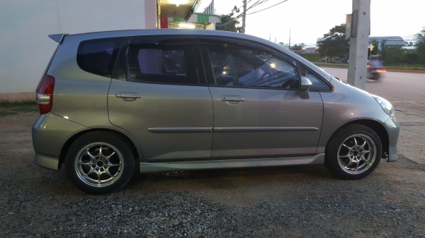 ขาย Honda Jazz auto ปี48 สวยๆ ครับผม
