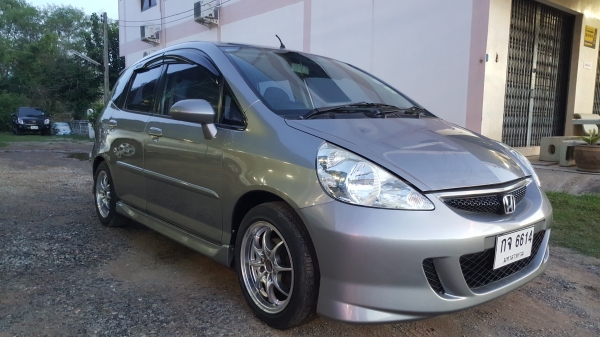 ขาย Honda Jazz auto ปี48 สวยๆ ครับผม