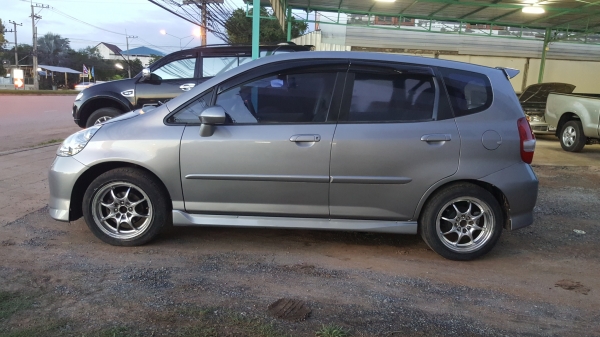 ขาย Honda Jazz auto ปี48 สวยๆ ครับผม