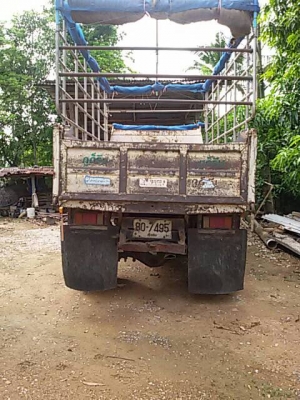 ฝากขายรถ6ล้อดั้ม มิตซู 115 แรง สภาพพร้อมใช้ ขอขอบคุณครับ