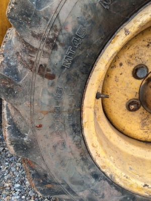 รถตักล้อยางหลังขุด JCB 3CX สภาพพร้อมใช้