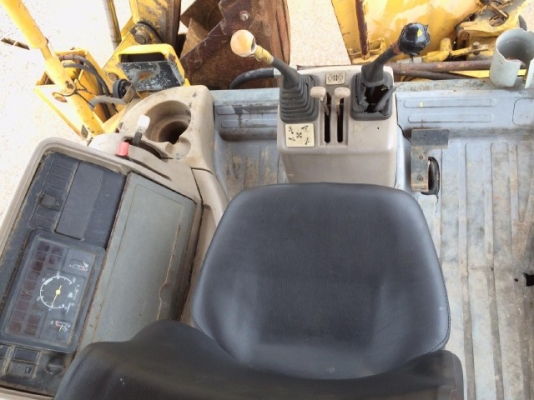 รถตักล้อยางหลังขุด JCB 3CX สภาพพร้อมใช้