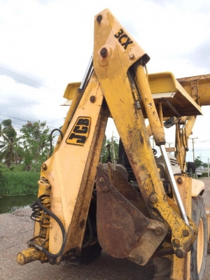 รถตักล้อยางหลังขุด JCB 3CX สภาพพร้อมใช้