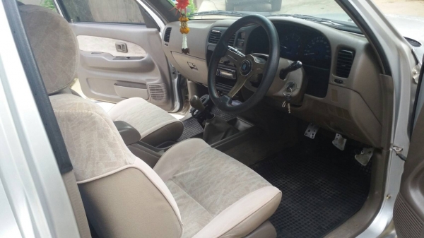 ขายรถที่บ้านด่วนสวยพร้อมใช้ฟูลอ๊อฟชั่นไฟฟ้าทั้งคัน ประหยัด ทนทาน