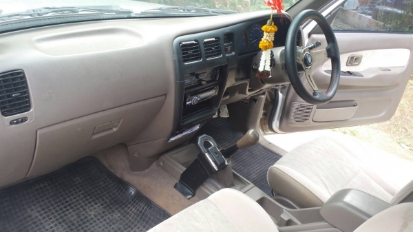 ขายรถที่บ้านด่วนสวยพร้อมใช้ฟูลอ๊อฟชั่นไฟฟ้าทั้งคัน ประหยัด ทนทาน