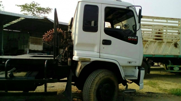 ขายรถบรรทุก 10 ล้อหัวลาก ISUZU DECA 270 แรงม้าปี 2545 ราคา 1000000