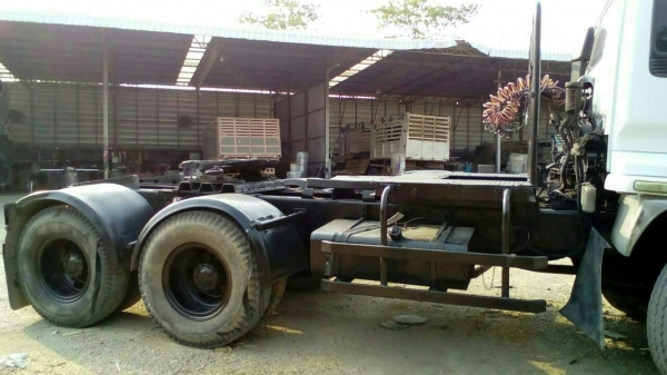 ขายรถบรรทุก 10 ล้อหัวลาก ISUZU DECA 270 แรงม้าปี 2545 ราคา 1000000