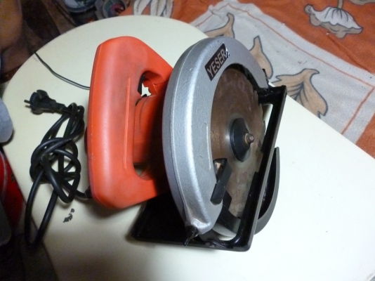 เลื่อยวงเดือน