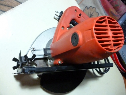 เลื่อยวงเดือน