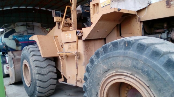 ขายรถตักล้อยาง CAT 950 F ไม่มีเอกสาร ราคา 900000