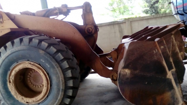 ขายรถตักล้อยาง CAT 950 F ไม่มีเอกสาร ราคา 900000