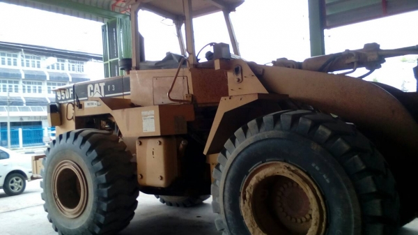 ขายรถตักล้อยาง CAT 950 F ไม่มีเอกสาร ราคา 900000