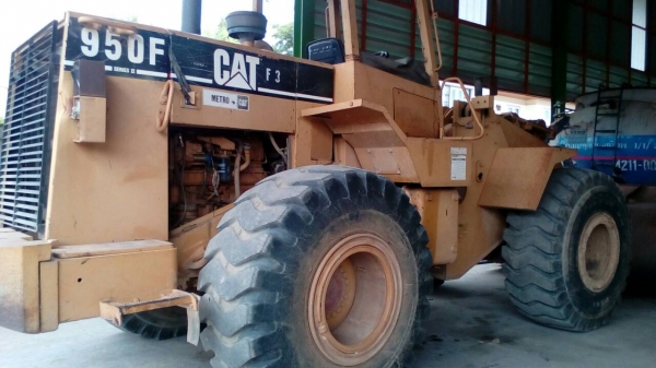 ขายรถตักล้อยาง CAT 950 F ไม่มีเอกสาร ราคา 900000