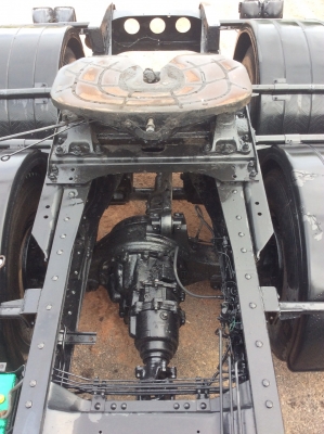 10ล้อMISSUBISHI  FUSO (ไอ้หลงFN527 หัวลาก 2เพลา) เครื่อง 220 แรงแท้  เทอร์โบ เกียร์10 สปีด ยางดี ครัทชีสวยจัด รถเดิม ยางดีทุกเส้น พร้อมใช้งานราคา 600,000 บาท ศุภากร 081-1903107 , 081-4252943.