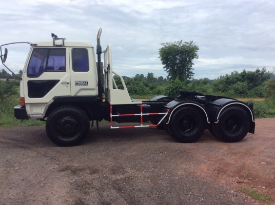 10ล้อMISSUBISHI  FUSO (ไอ้หลงFN527 หัวลาก 2เพลา) เครื่อง 220 แรงแท้  เทอร์โบ เกียร์10 สปีด ยางดี ครัทชีสวยจัด รถเดิม ยางดีทุกเส้น พร้อมใช้งานราคา 600,000 บาท ศุภากร 081-1903107 , 081-4252943.