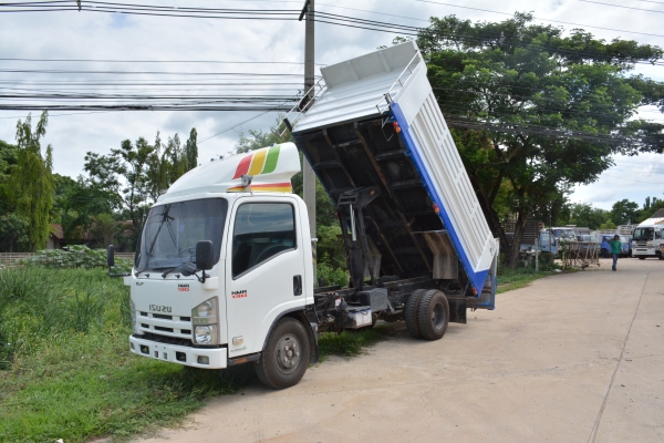 ISUZU NMR 130 hp กระบะดั้มเเผงสูง รถวิ่งถังน้ำยาง  รถสวย